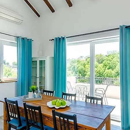 Majkovica - 4 Bedroom With Private Pool & En-suite Bathrooms & Parking Hotel