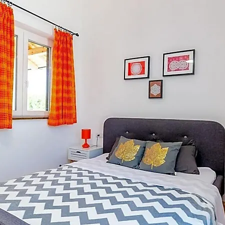 Hotel Majkovica - 4 Bedroom With Private Pool & En-suite Bathrooms & Parking Orasac