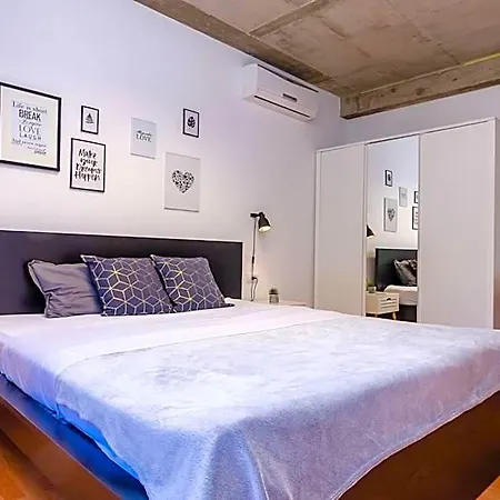 Majkovica - 4 Bedroom With Private Pool & En-suite Bathrooms & Parking 4*