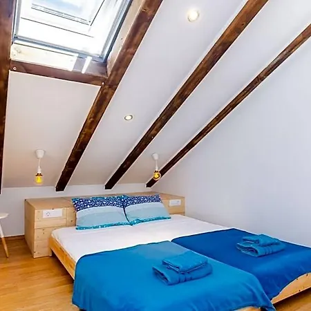 Majkovica - 4 Bedroom With Private Pool & En-suite Bathrooms & Parking