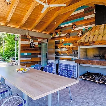 Hotel Majkovica - 4 Bedroom With Private Pool & En-suite Bathrooms & Parking Orasac