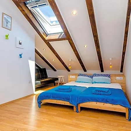 Majkovica - 4 Bedroom With Private Pool & En-suite Bathrooms & Parking Отель Орашац