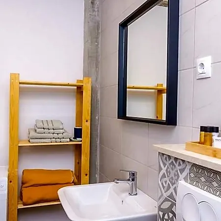 Отель Majkovica - 4 Bedroom With Private Pool & En-suite Bathrooms & Parking