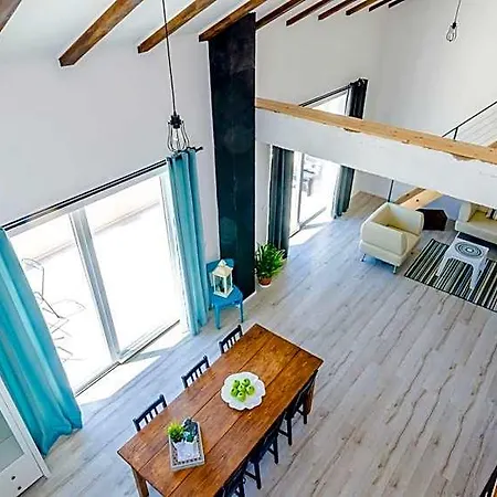 Majkovica - 4 Bedroom With Private Pool & En-suite Bathrooms & Parking Hotel
